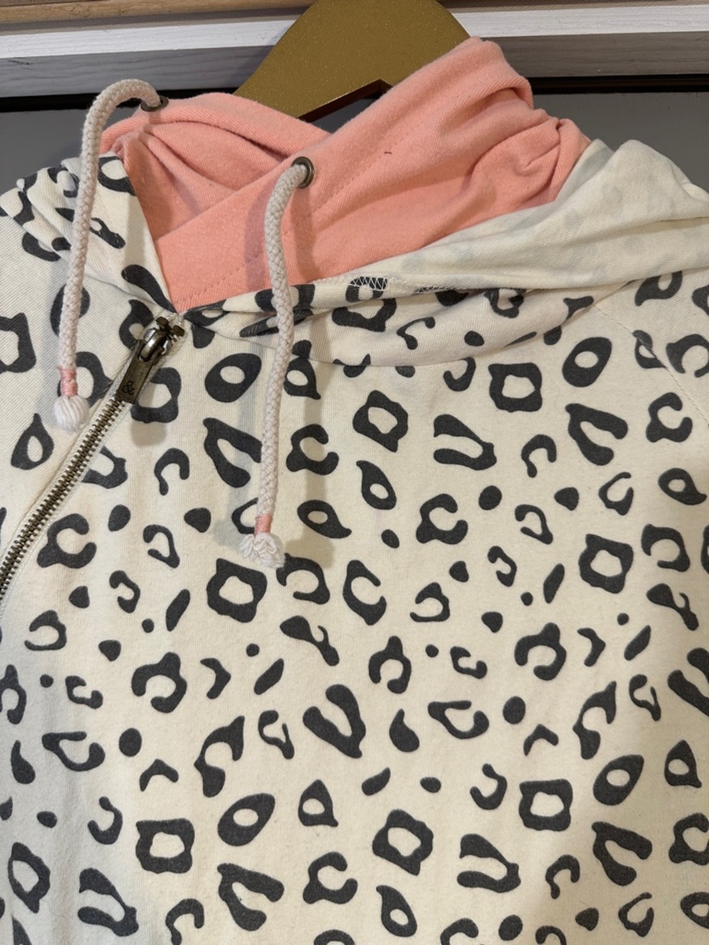 Leopard Print Hooded Pullover Hoodie | Cream Black Pink | Cozy Sweatshirt - Picture 4 of 6